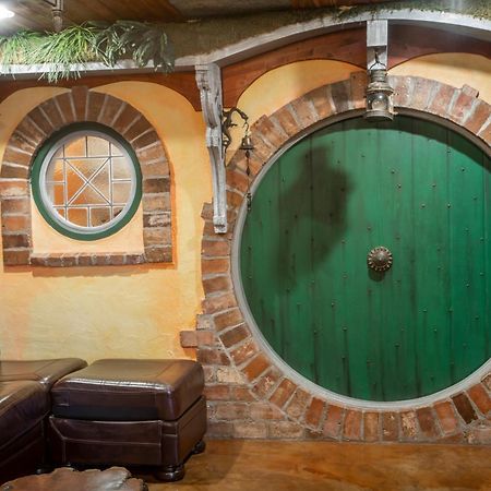 The Hobbit House, Fantasy Comes Home! ラッセルビル エクステリア 写真
