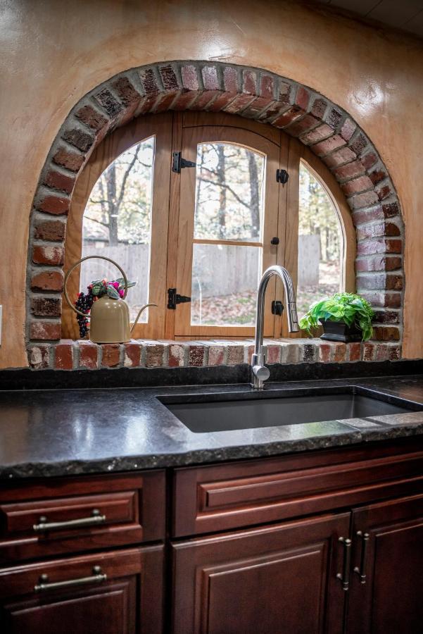 The Hobbit House, Fantasy Comes Home! ラッセルビル エクステリア 写真