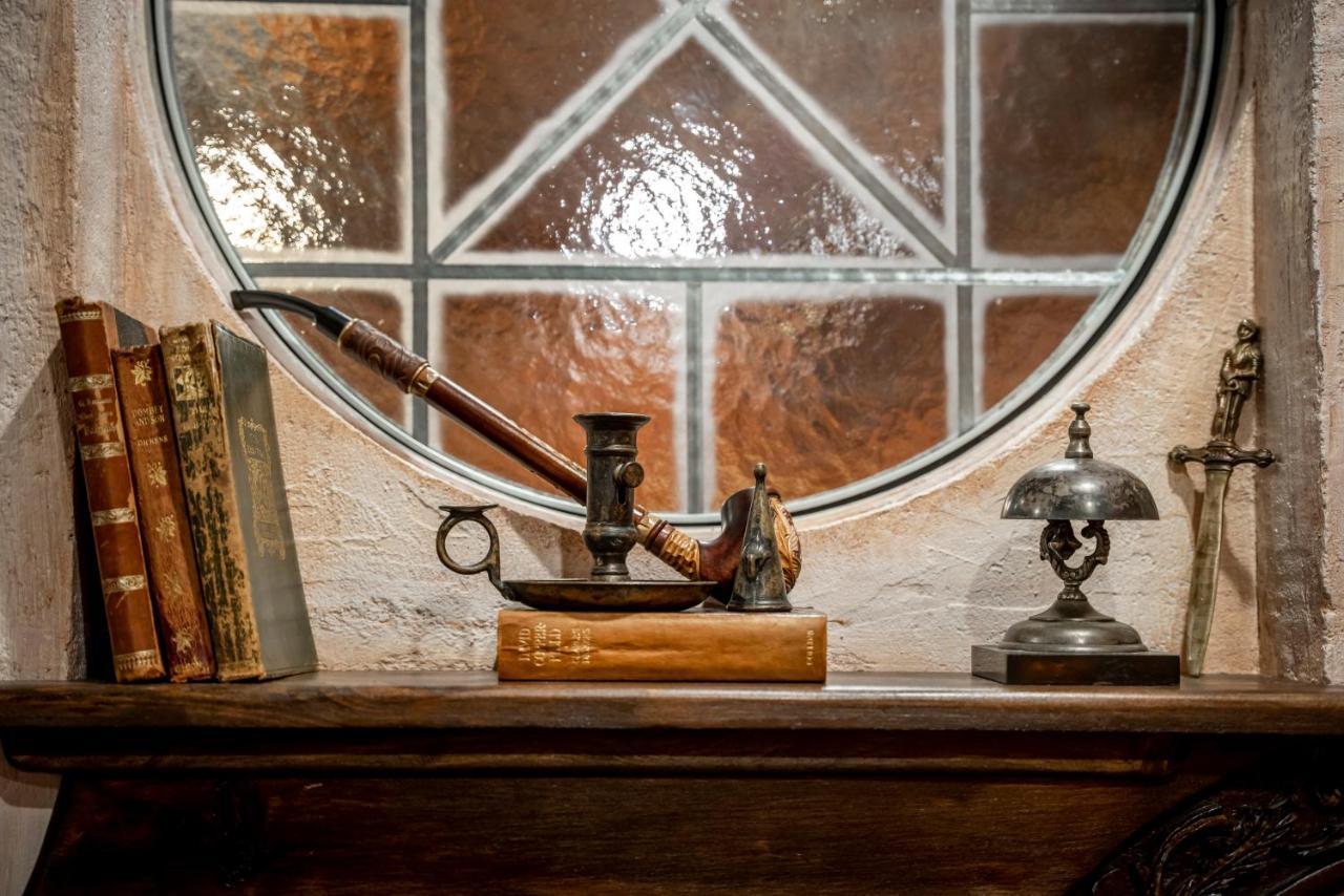 The Hobbit House, Fantasy Comes Home! ラッセルビル エクステリア 写真
