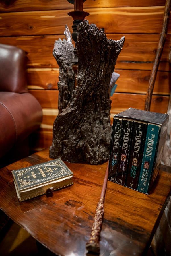 The Hobbit House, Fantasy Comes Home! ラッセルビル エクステリア 写真