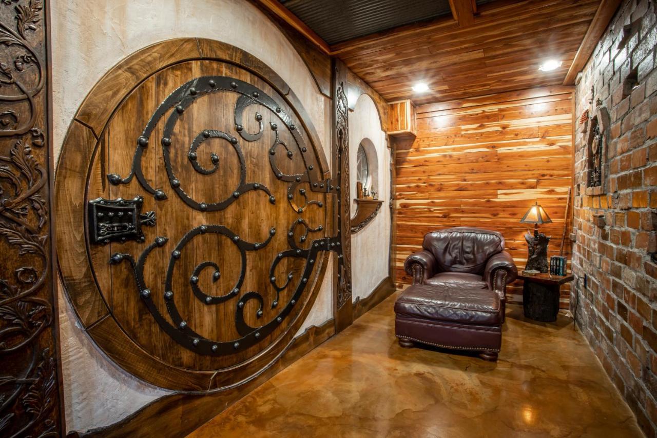 The Hobbit House, Fantasy Comes Home! ラッセルビル エクステリア 写真