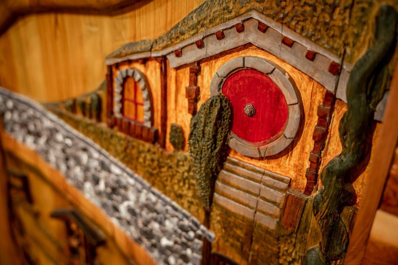 The Hobbit House, Fantasy Comes Home! ラッセルビル エクステリア 写真
