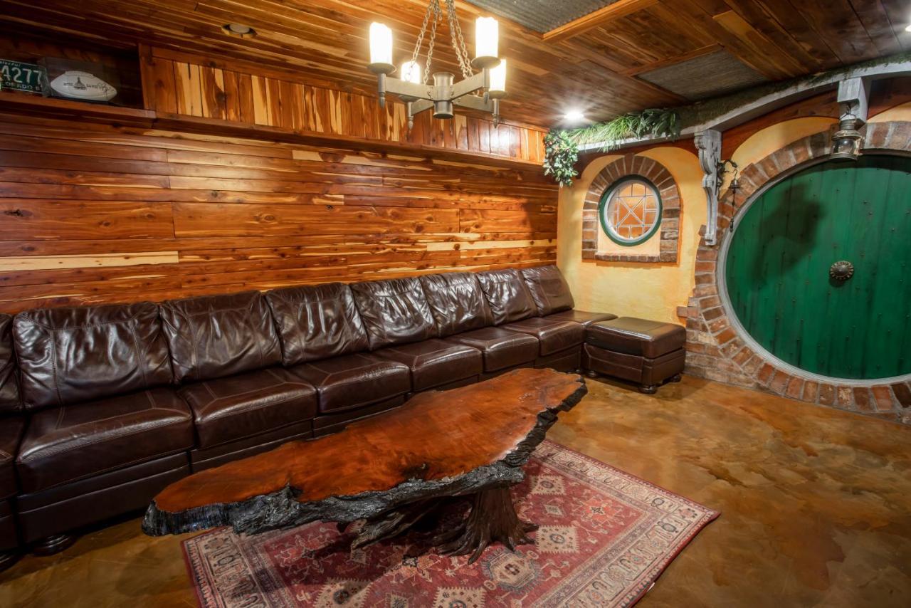 The Hobbit House, Fantasy Comes Home! ラッセルビル エクステリア 写真