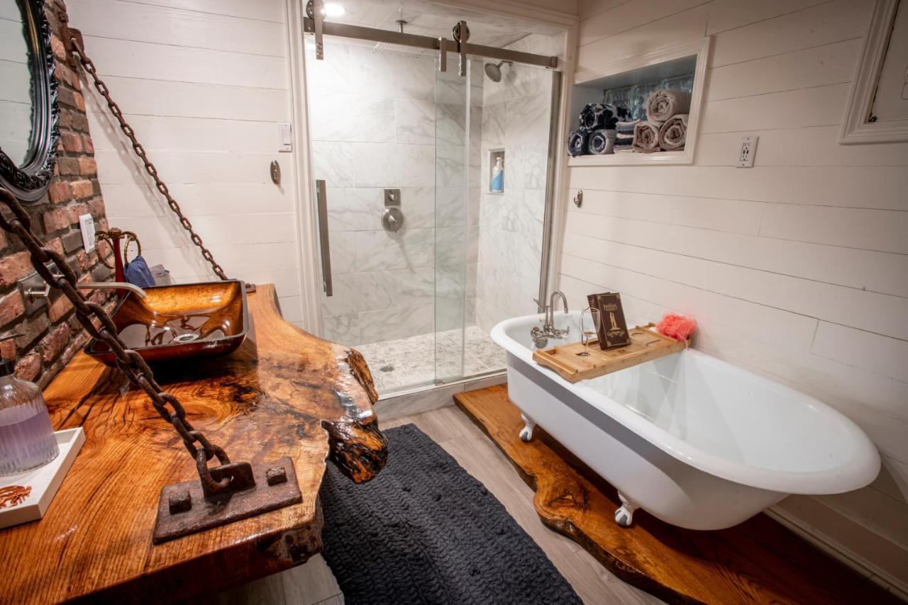 The Hobbit House, Fantasy Comes Home! ラッセルビル エクステリア 写真